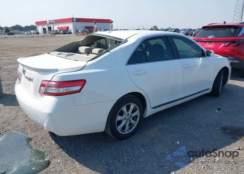 2011 Toyota Camry Le z USA, uszkodzony, nr VIN 4T4BF3EK2BR212575